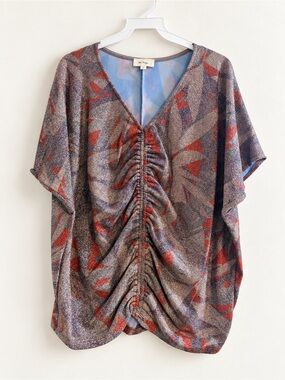 Ruched V-Neck Abstract Print Top in Rust and Gray be stage